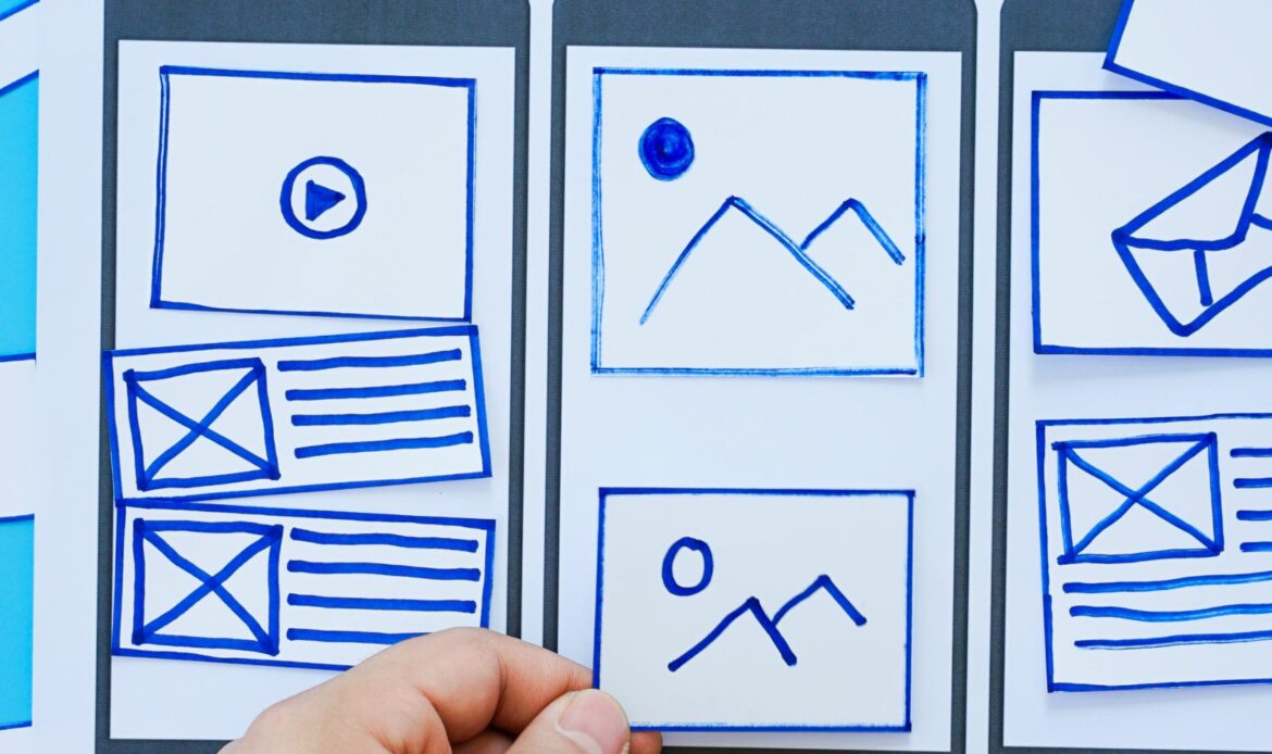 Illustration représentant l'amélioration de l'UX dans les emails et SMS pour une meilleure accessibilité et efficacité des campagnes de communication.