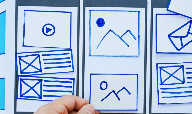 Illustration représentant l'amélioration de l'UX dans les emails et SMS pour une meilleure accessibilité et efficacité des campagnes de communication.