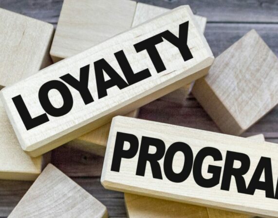 Créer un programme de fidélité efficace grâce à l’emailing et au SMS marketing